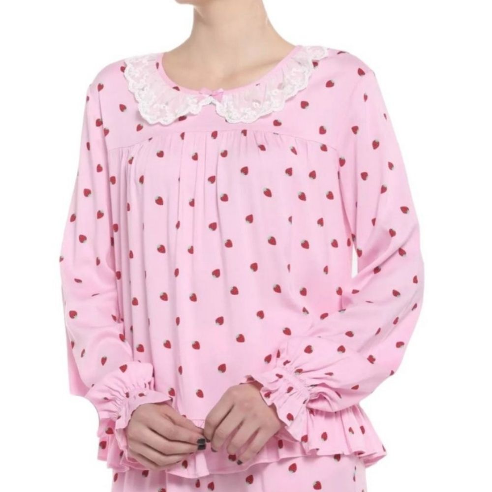 HOT TOPIC Sweet Society pink strawberry kawaii long sleeve lace collar top S